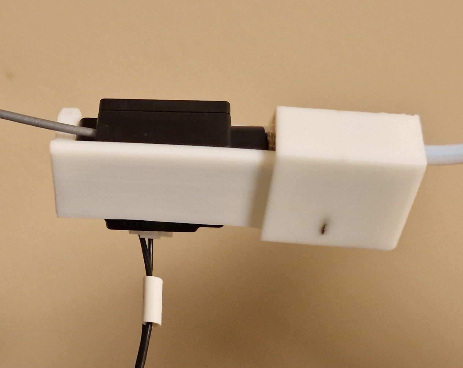 Anycubic Kobra 2 filament sensor holder clip Free 3D print model_4