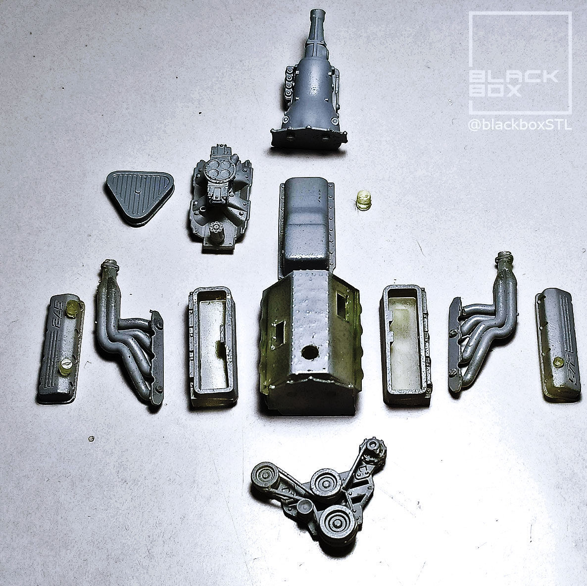 572 ENGINE 1-24th for modelkits and diecast 3D print model_4