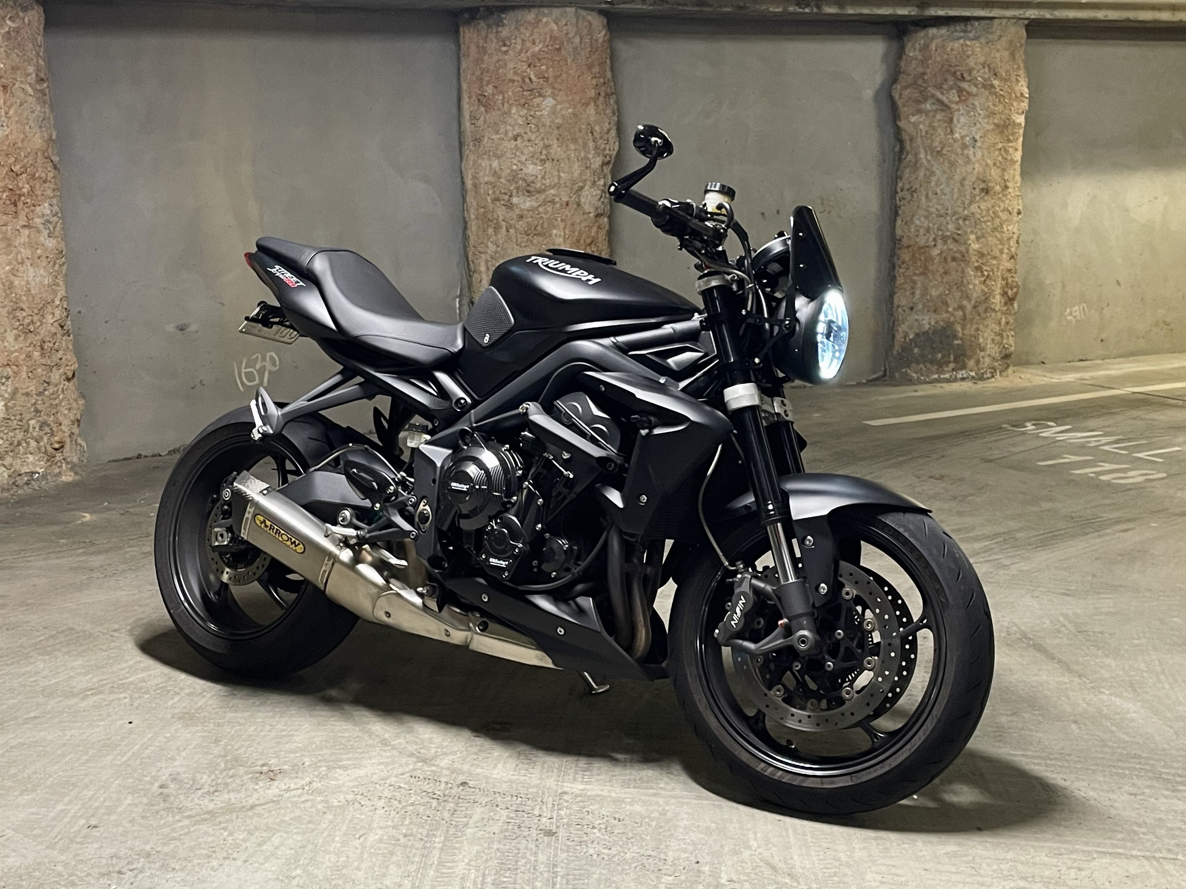 Triumph Street Triple 675 Gauge Bracket for Single Headlight 3D print model_4