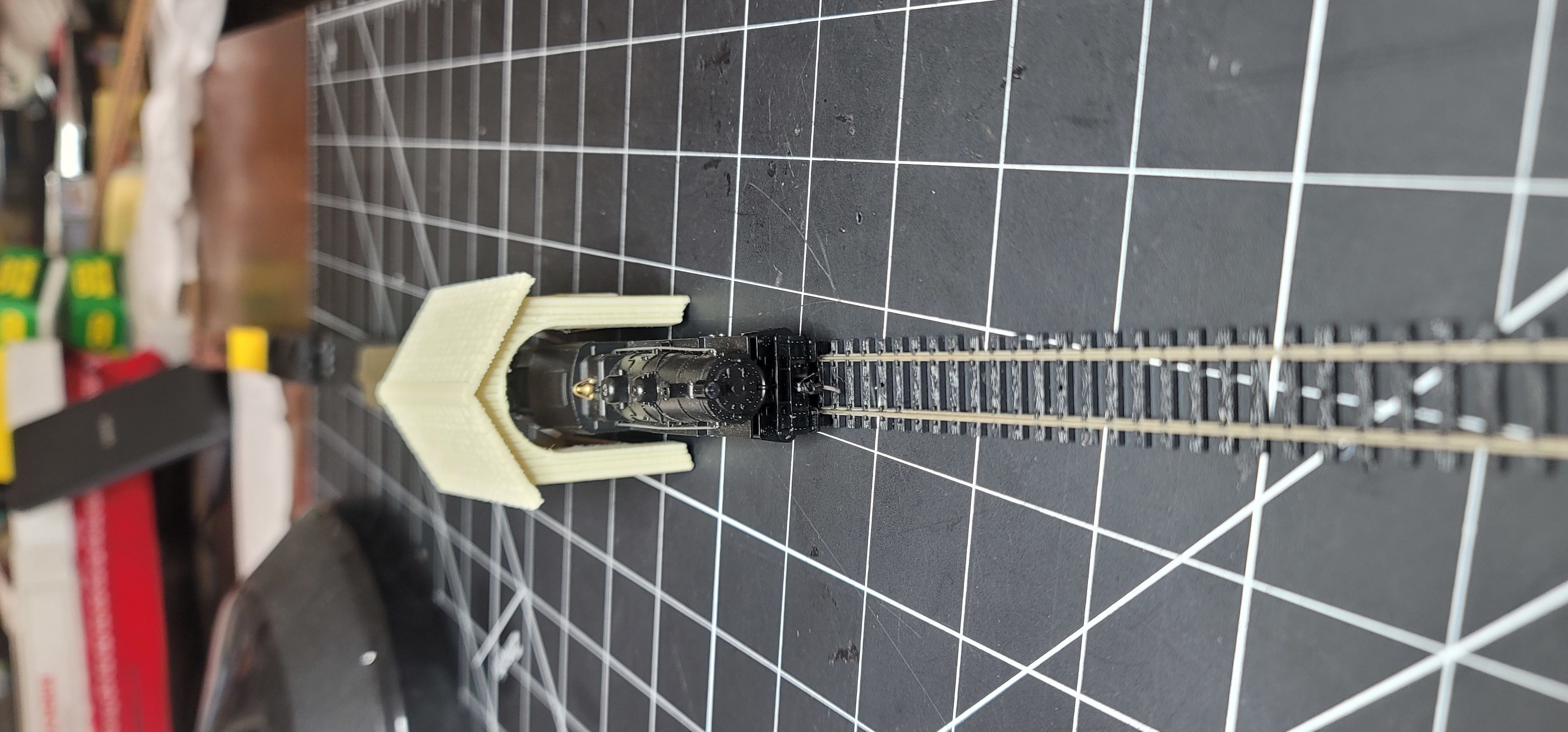 N-Scale Shunting Shack for Uncoupling N-Scale Trains 3D print model_6