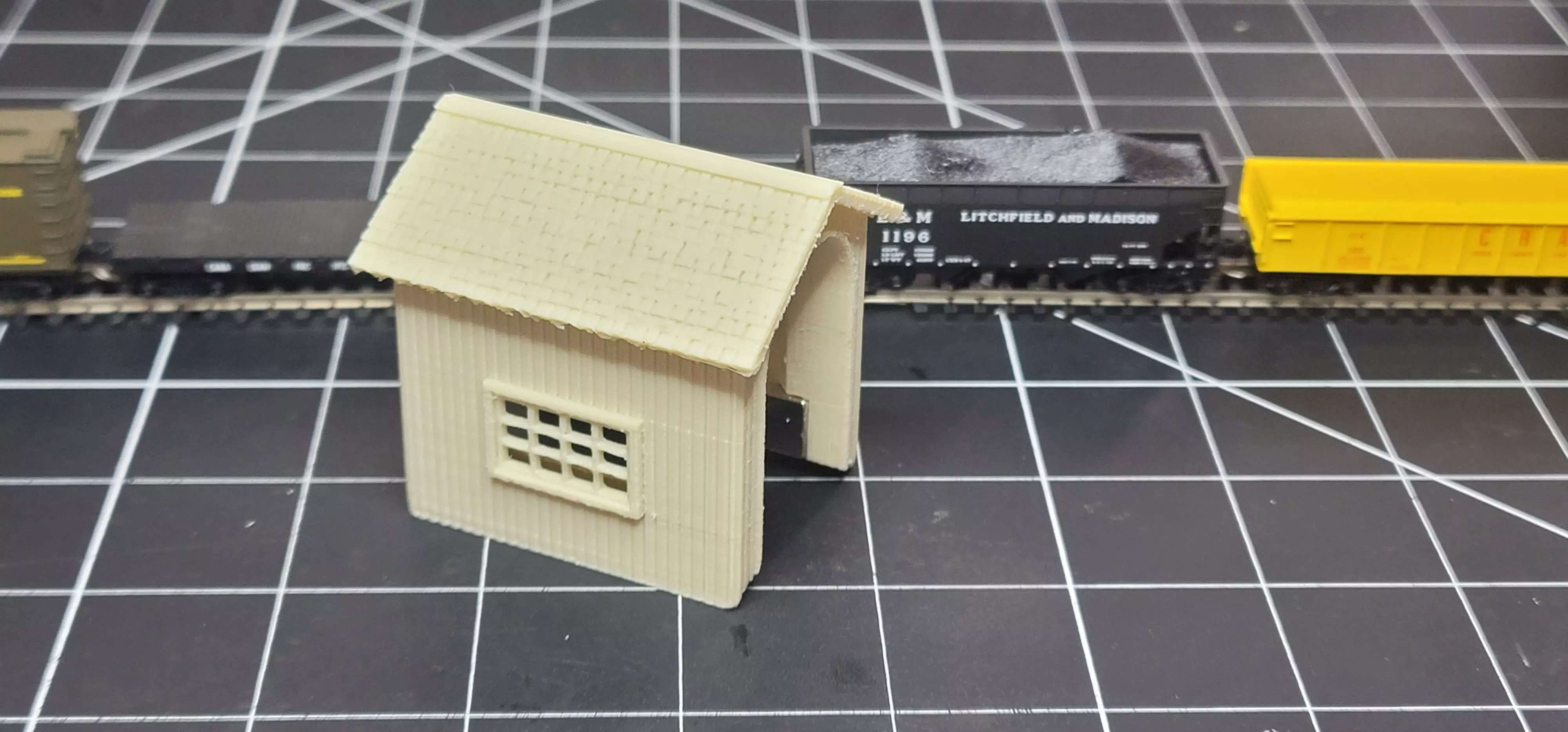 N-Scale Shunting Shack for Uncoupling N-Scale Trains 3D print model_0
