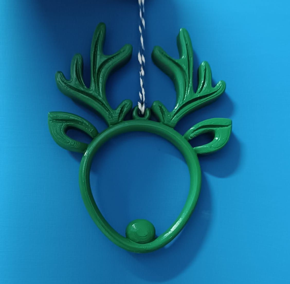 Printable Minimalist Reindeer  pendant Head Ornament  3D print model_3