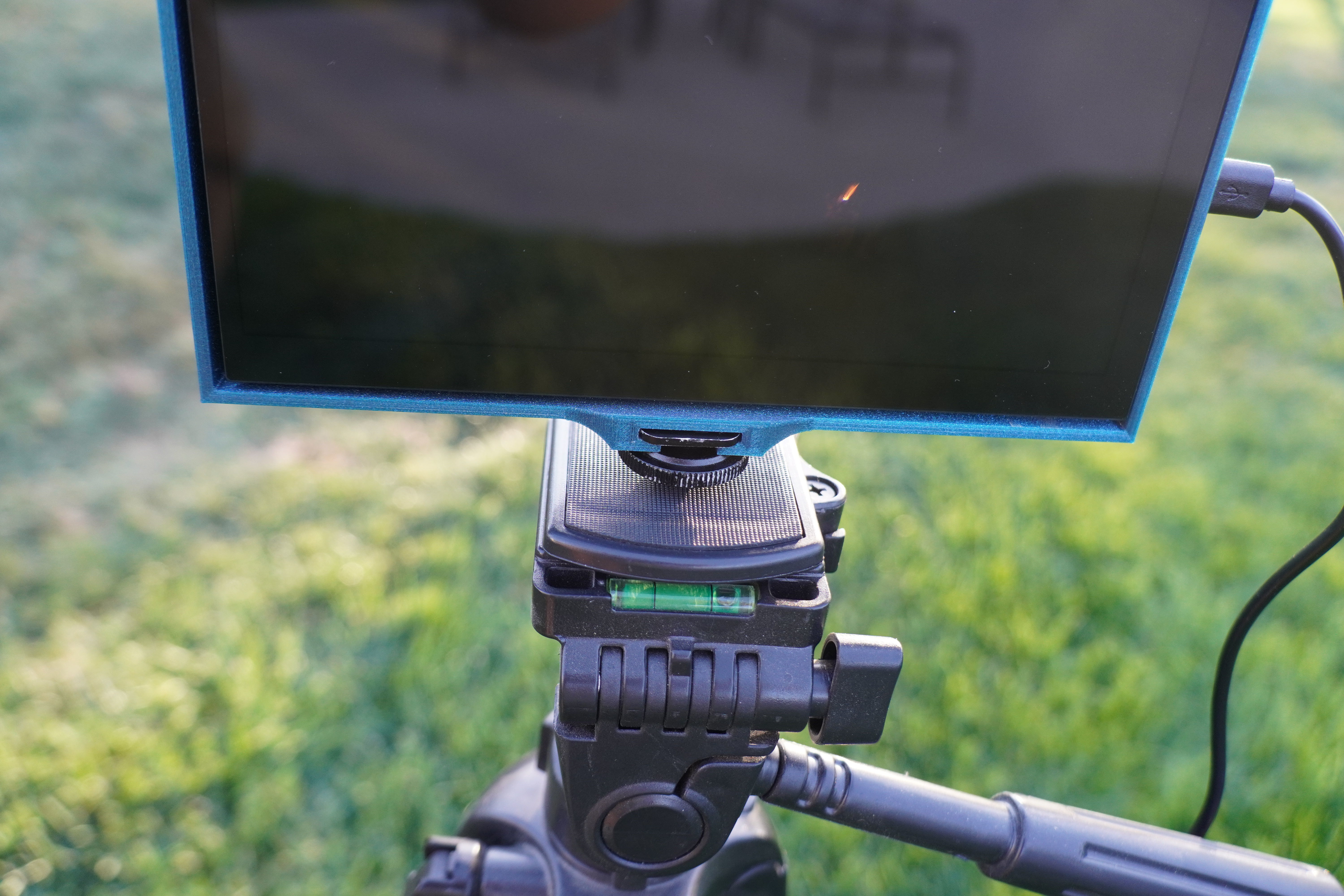 7 inch screen case with horseshoe mount 3D print model_3