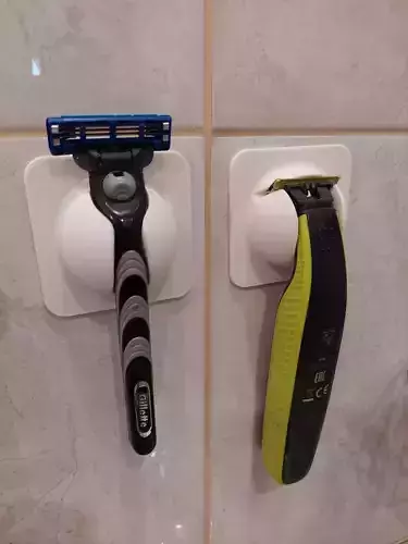 OneBlade and Mach3 holder