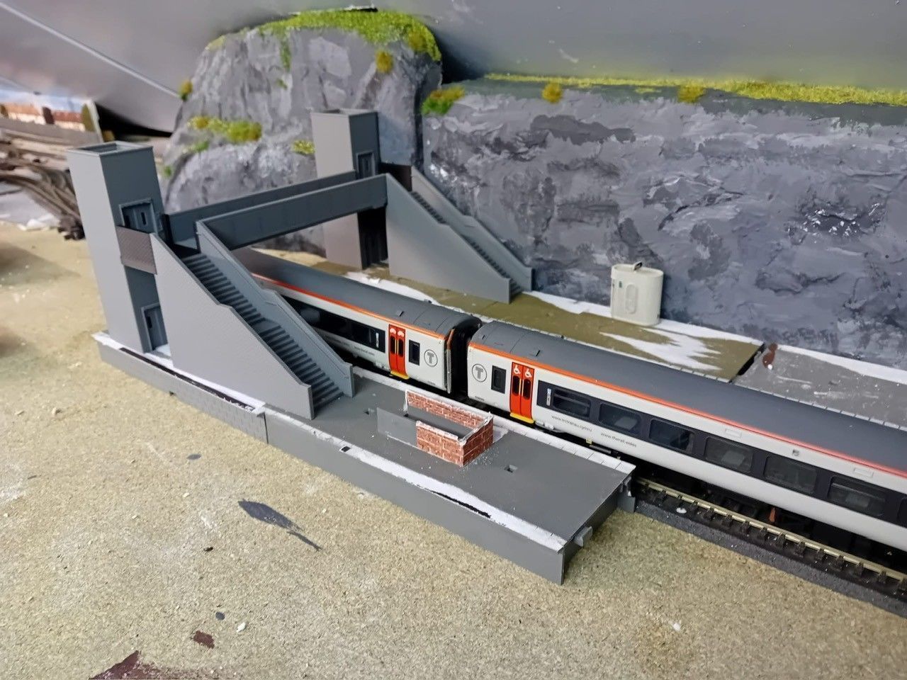 Model Railway Station Platform Footbridge with Lifts Modular 3D print model_1