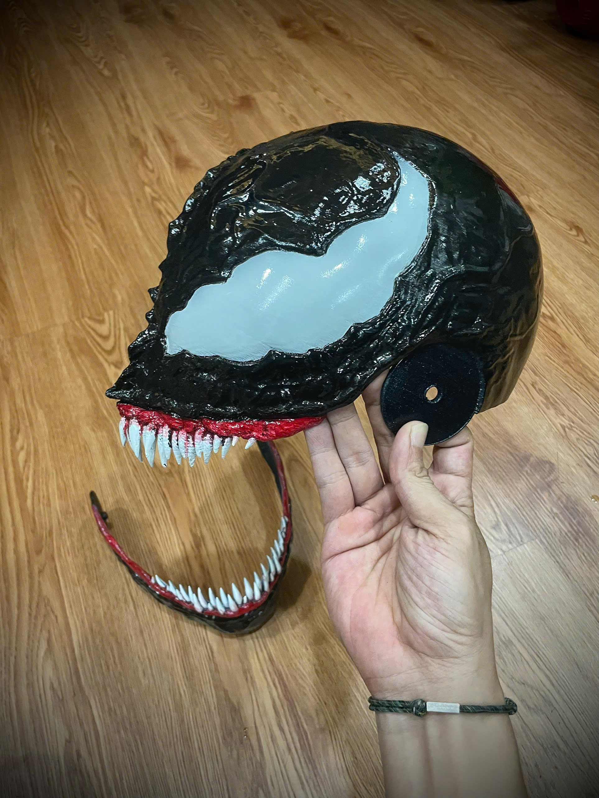 Venom Damaged Helmet Moveable - Marvel Movie 2024 3D print model_9