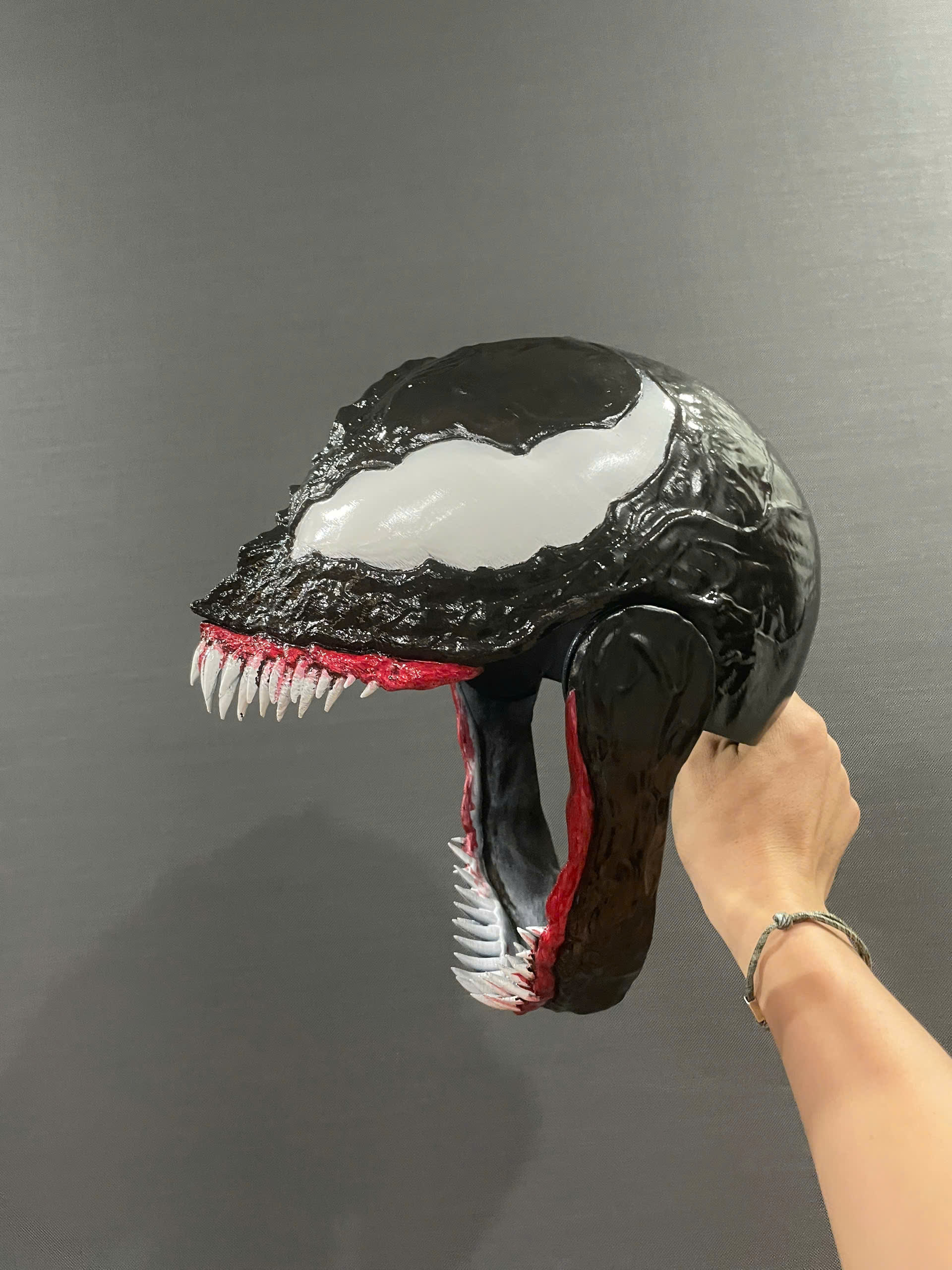 Venom Damaged Helmet Moveable - Marvel Movie 2024 3D print model_4