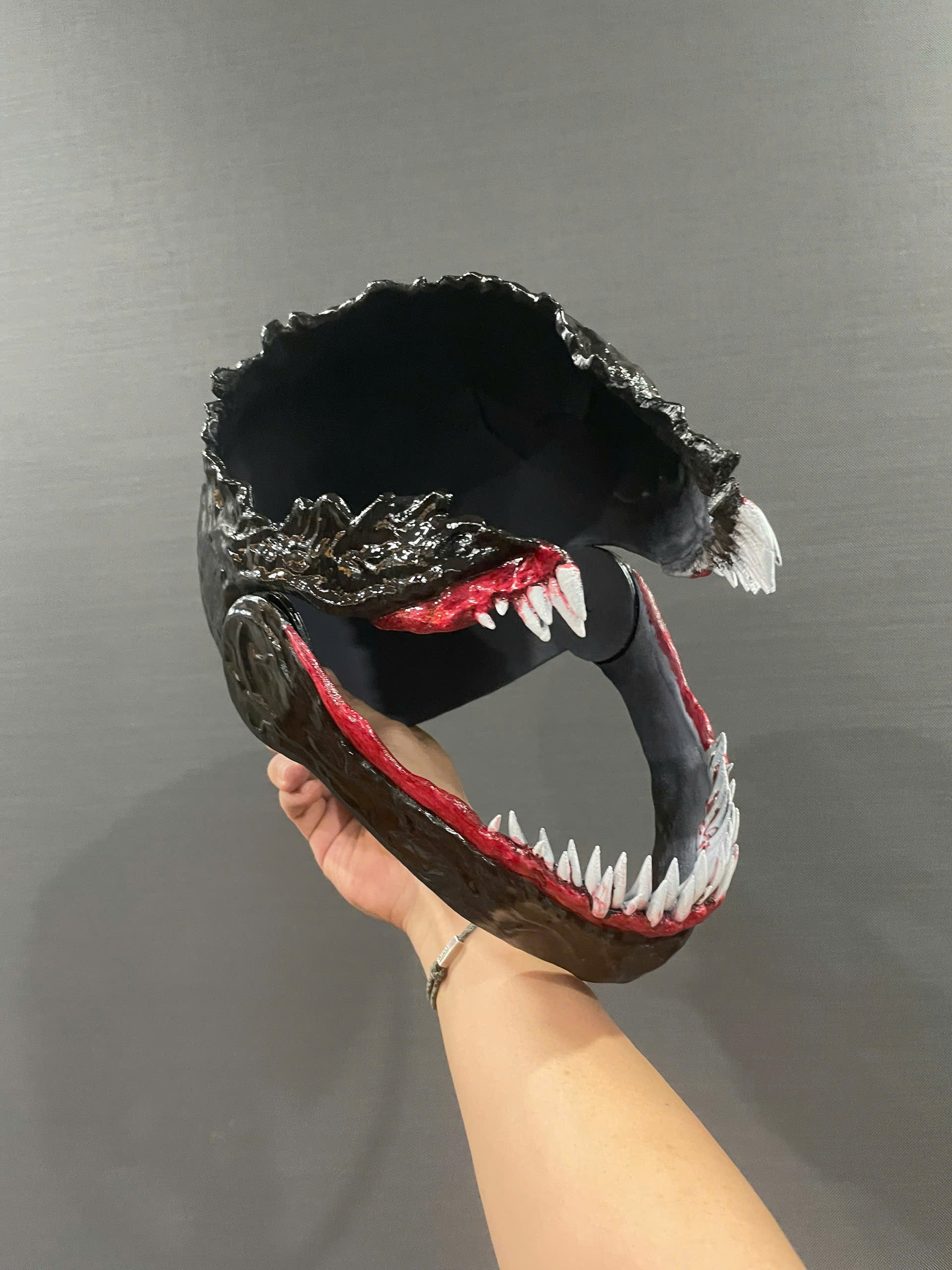 Venom Damaged Helmet Moveable - Marvel Movie 2024 3D print model_5