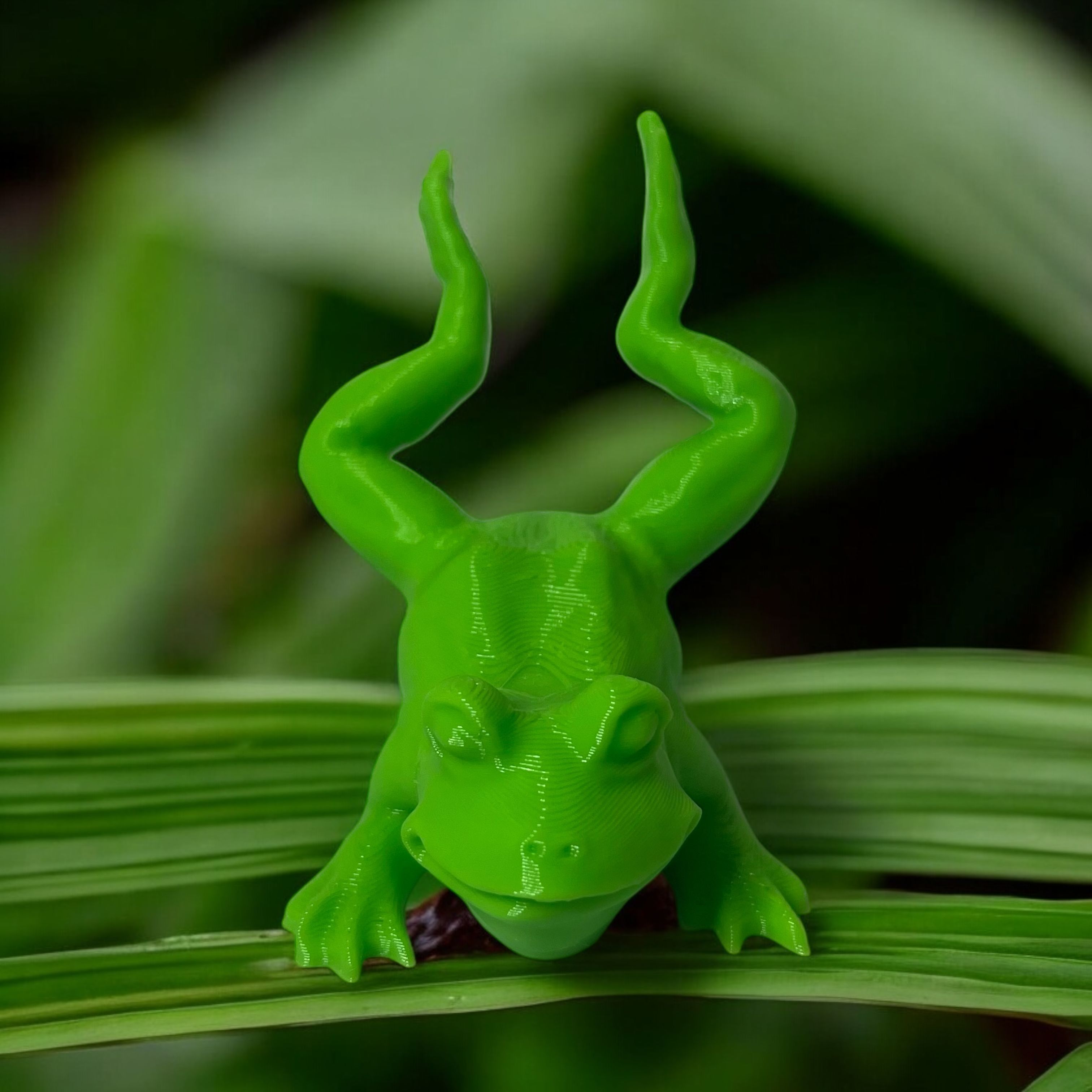 Frog on belly 3D print model_2