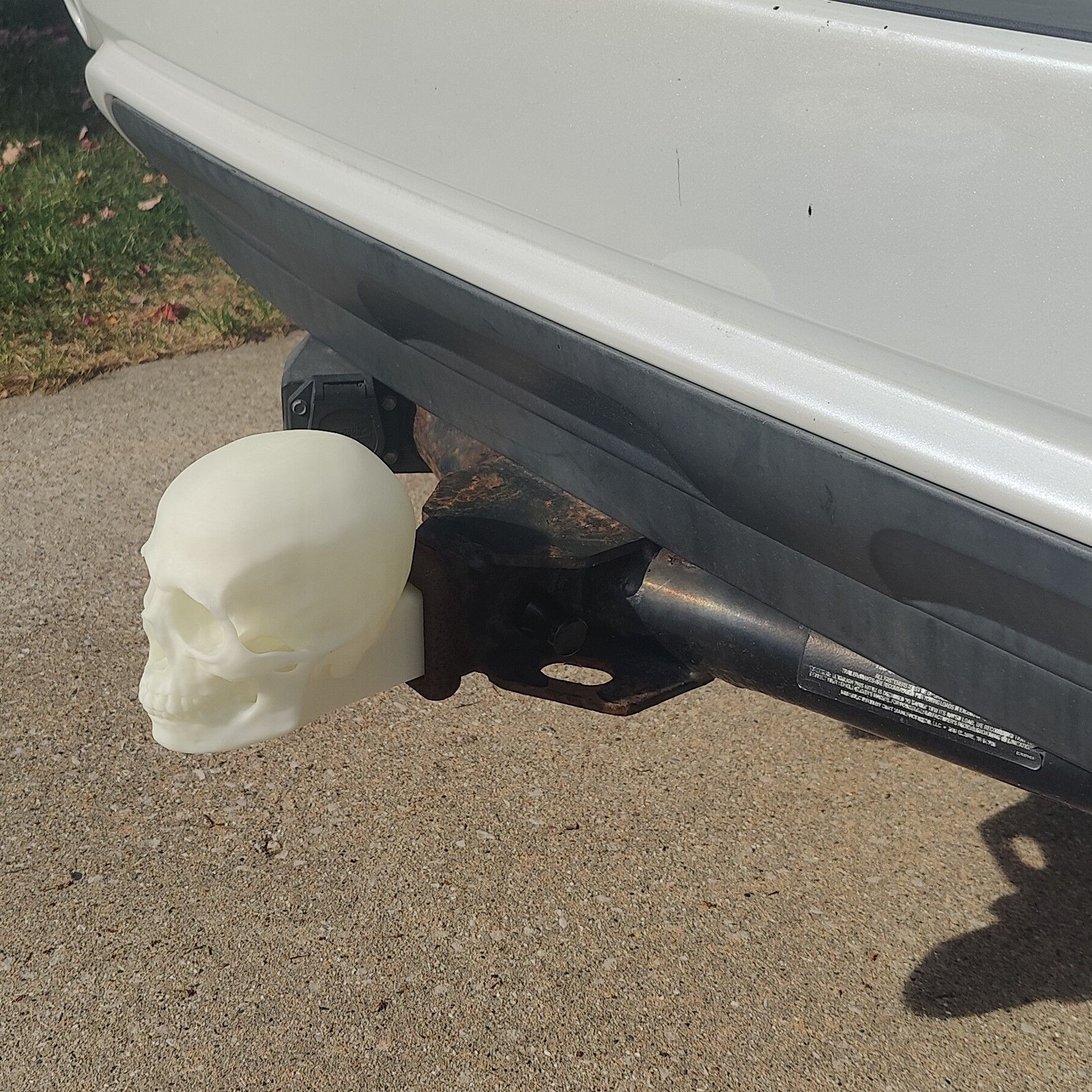 Skully the Trailer Hitch Cover 3D print model_1
