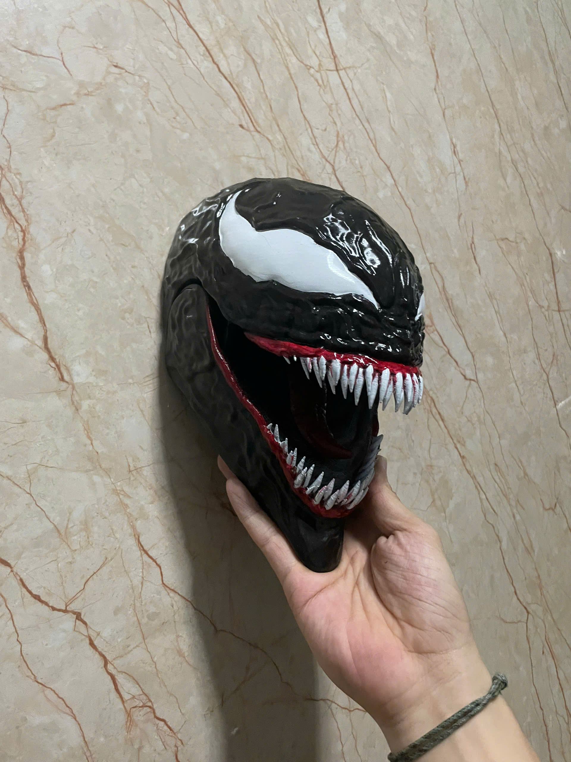 Venom Shadow Clone- Wearable in Hand - Marvel Comics 3D print model_8