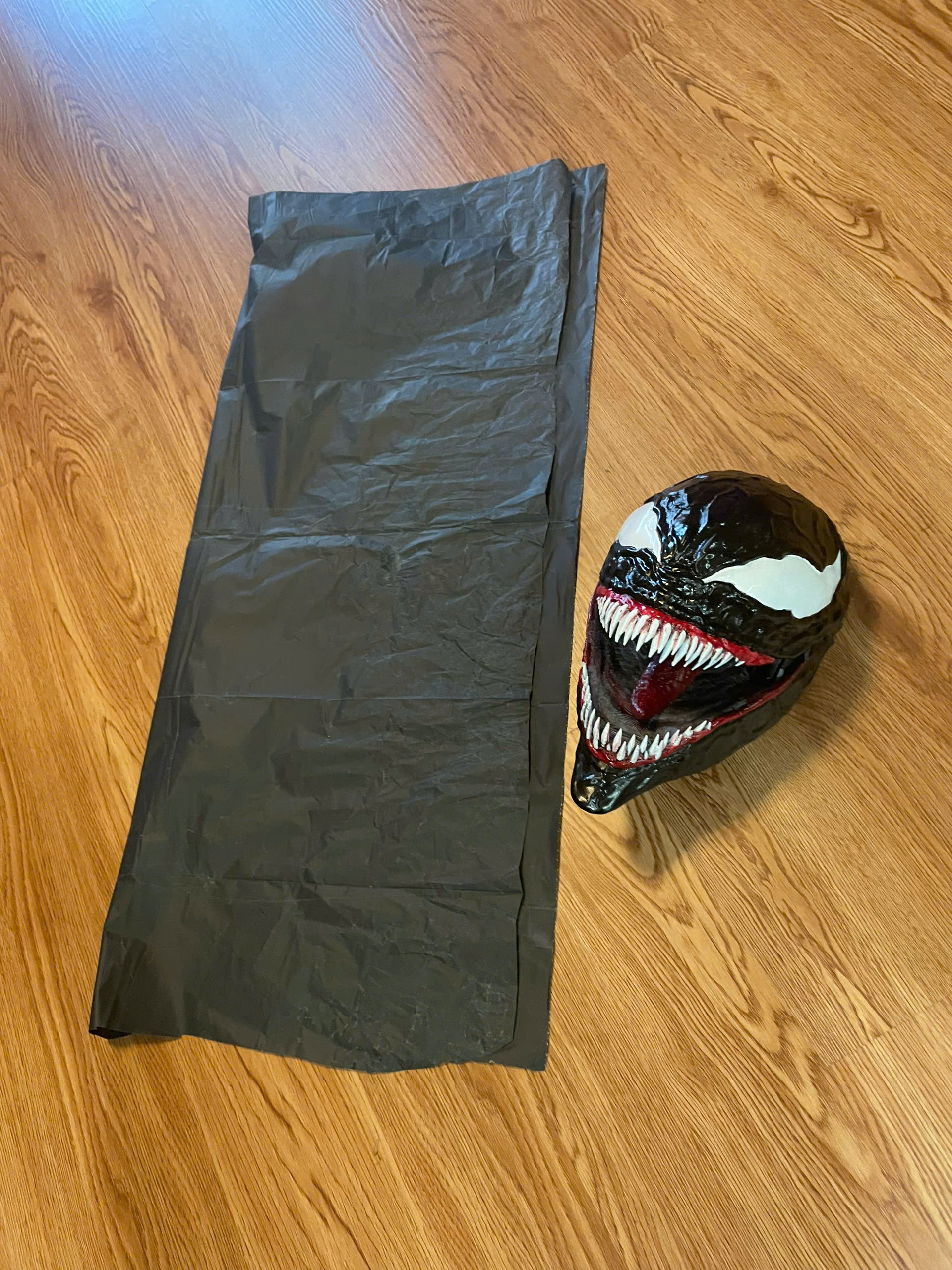 Venom Shadow Clone- Wearable in Hand - Marvel Comics 3D print model_6