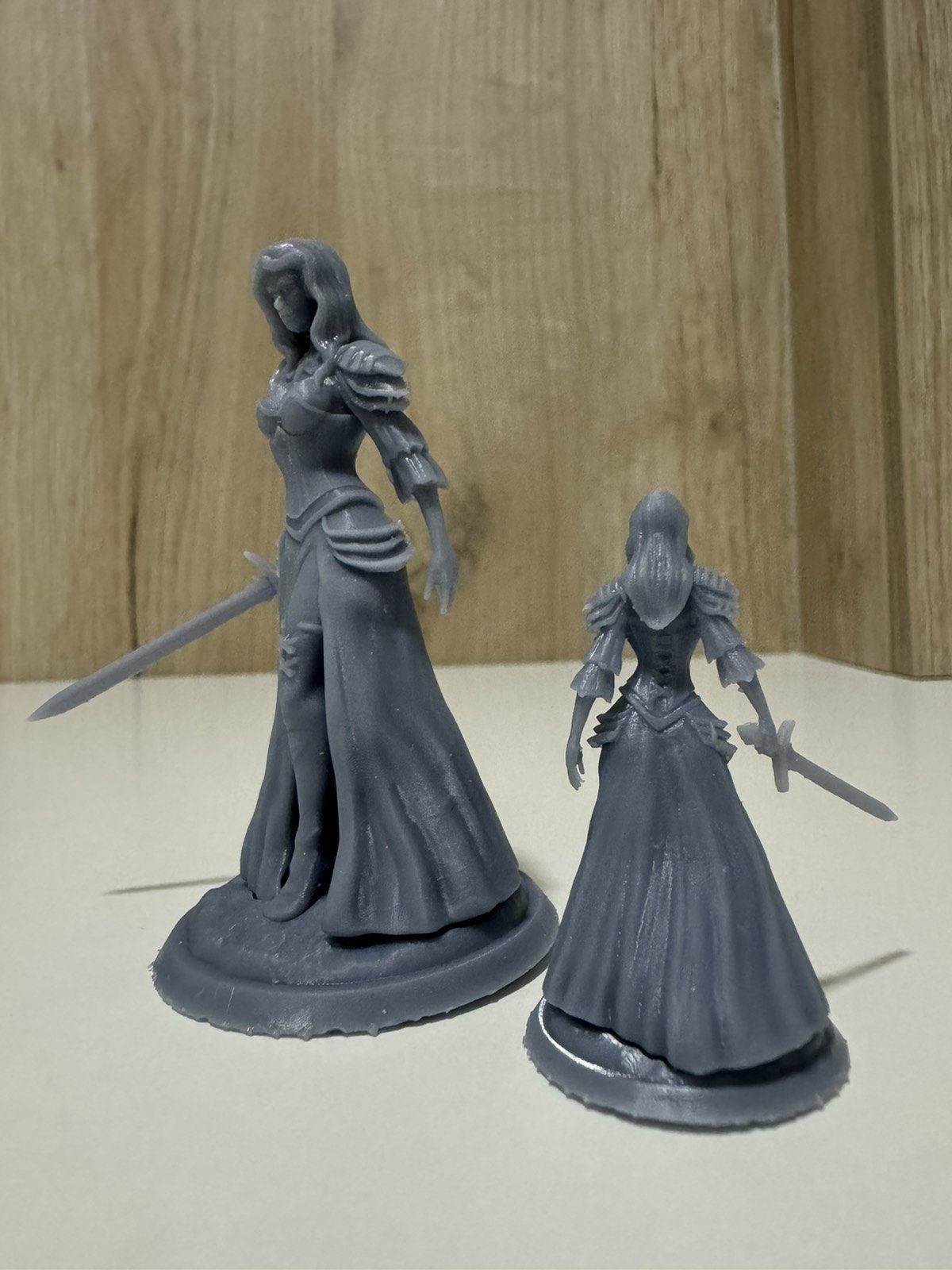 Vampire mistress female warrior with sword - 32 and 75mm scale 3D print model_3