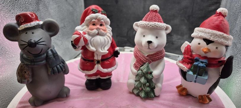 5  Christmas statues  Santa mouse bear  penguin top hat snowman 3D print model_3