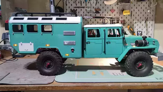 Crawler 4320 DC Expedition Cab - 1-10 RC body attachment