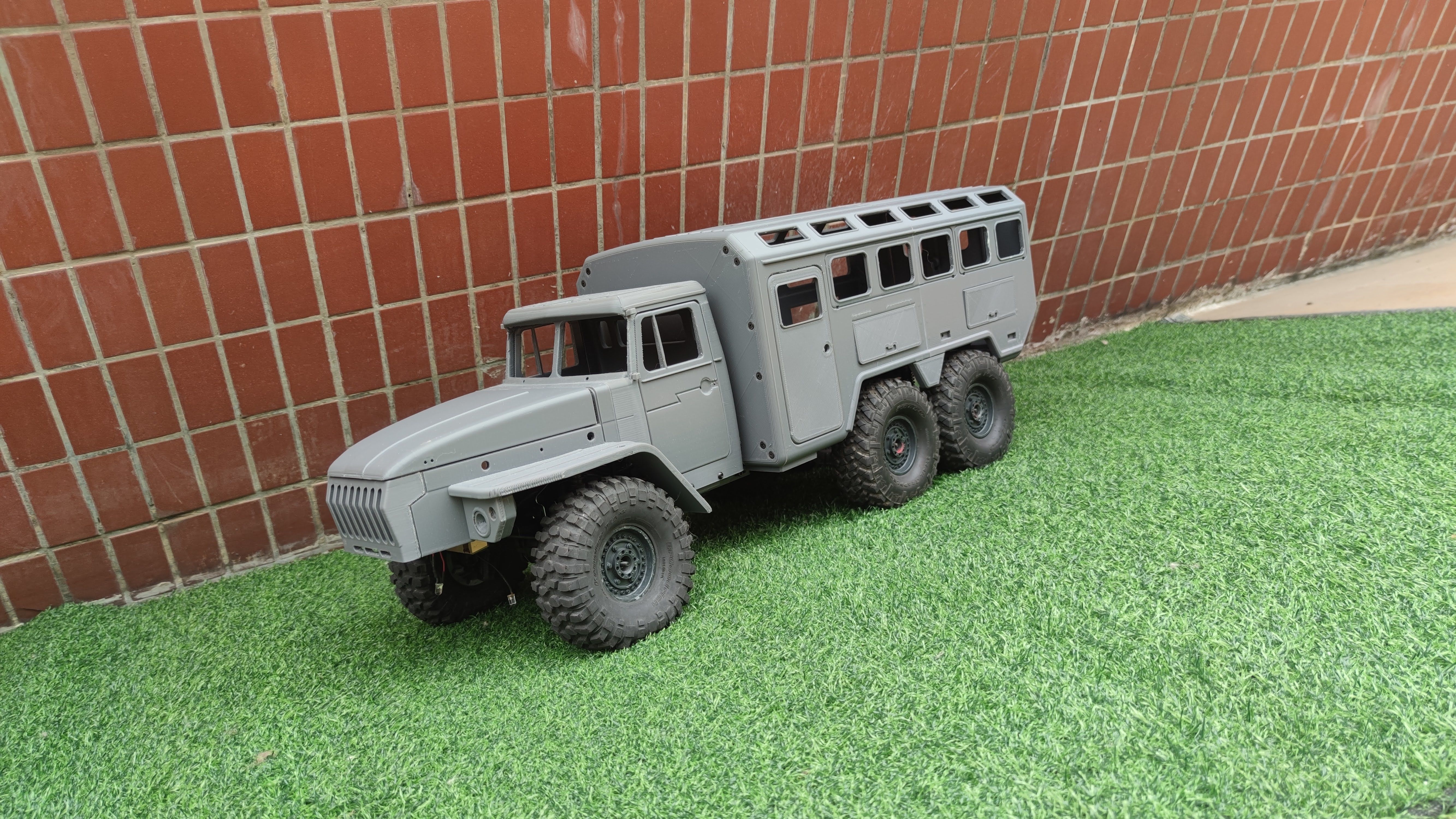 Crawler 4320 6x6 Expedition Cab - 1-10 RC body attachment 3D print model_4
