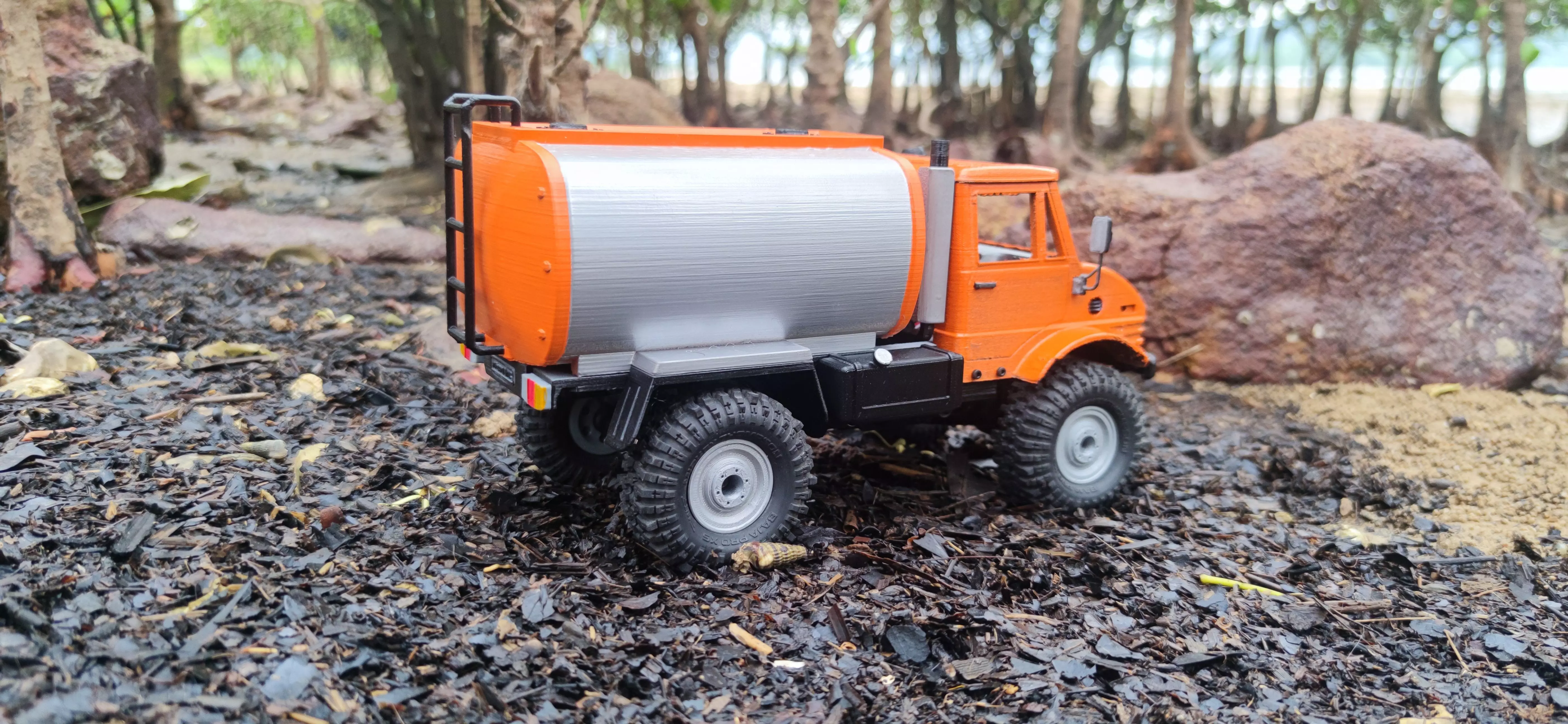 Baby Bog 406 Fuel Carrier - 1-18 TRX4M RC body attachment 3D print model