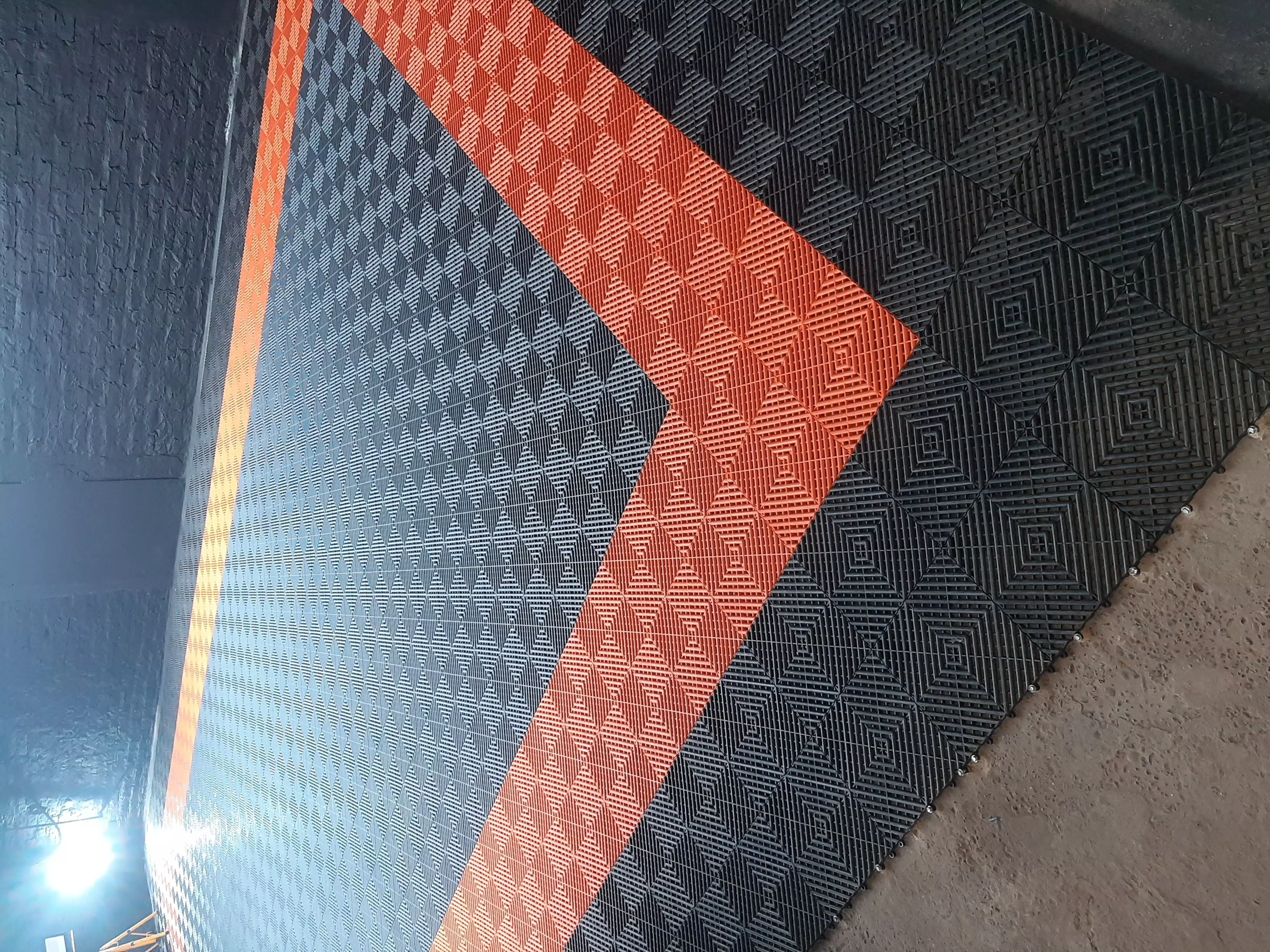 garage flooring plastic tile  encastrable 315x315 con zocalo 3D model_0