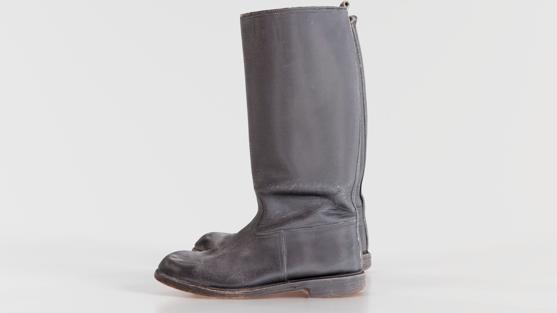 Heavy Leather Boot Low-poly 3D model_2