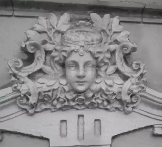 Architecture decoration woman head scan