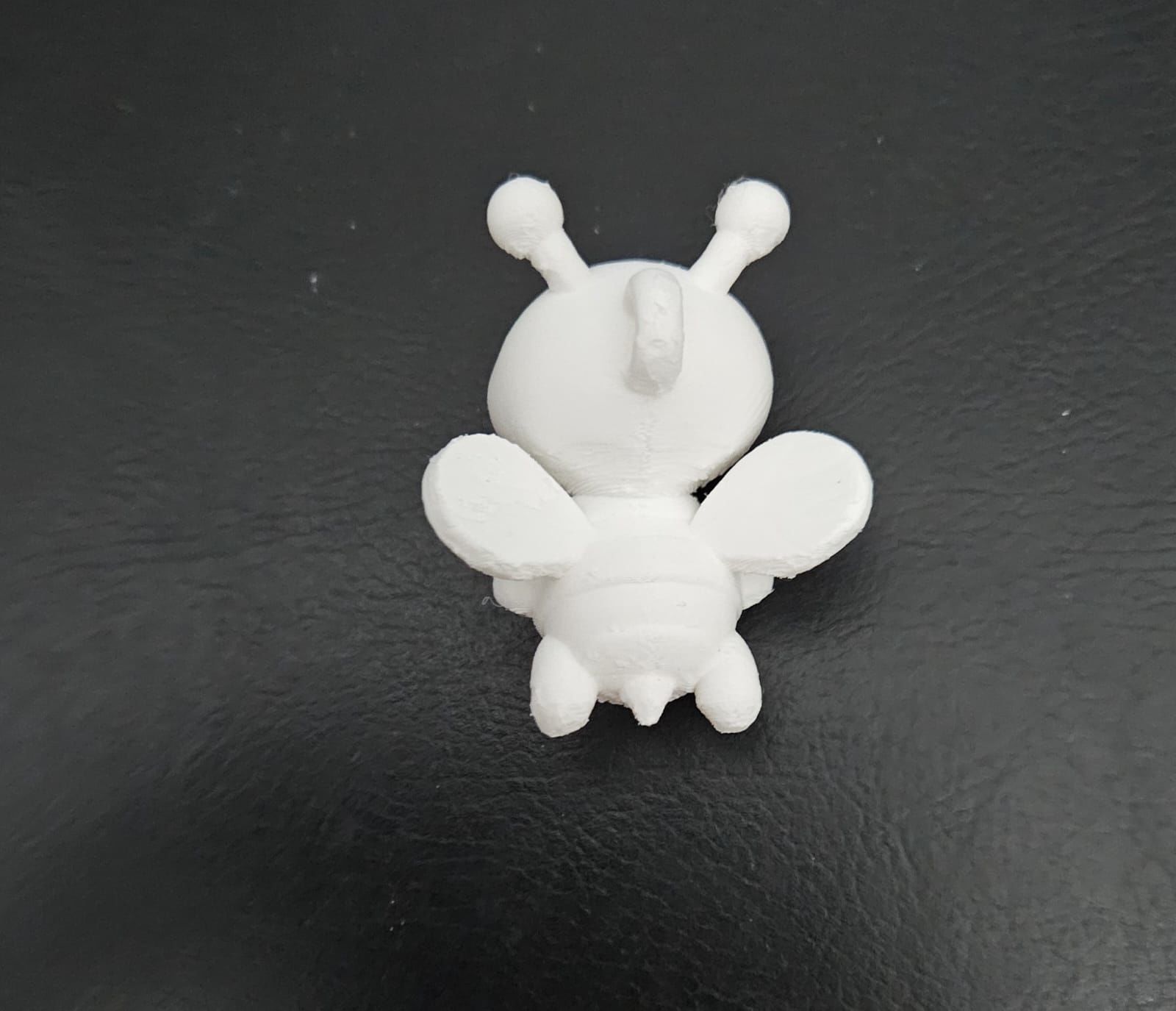 Flying Bee Keychain 3D print model_11