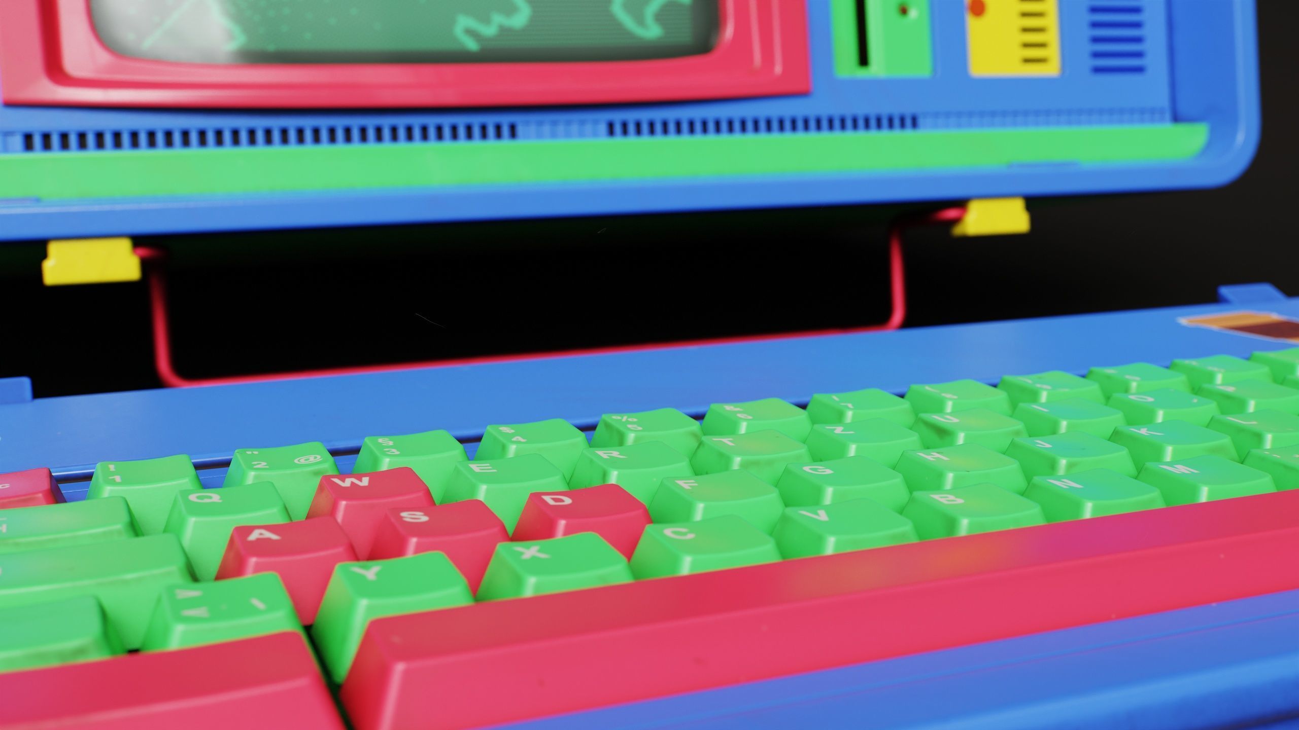 LUXDORF Retro Computer - Prismix Low-poly 3D model_10