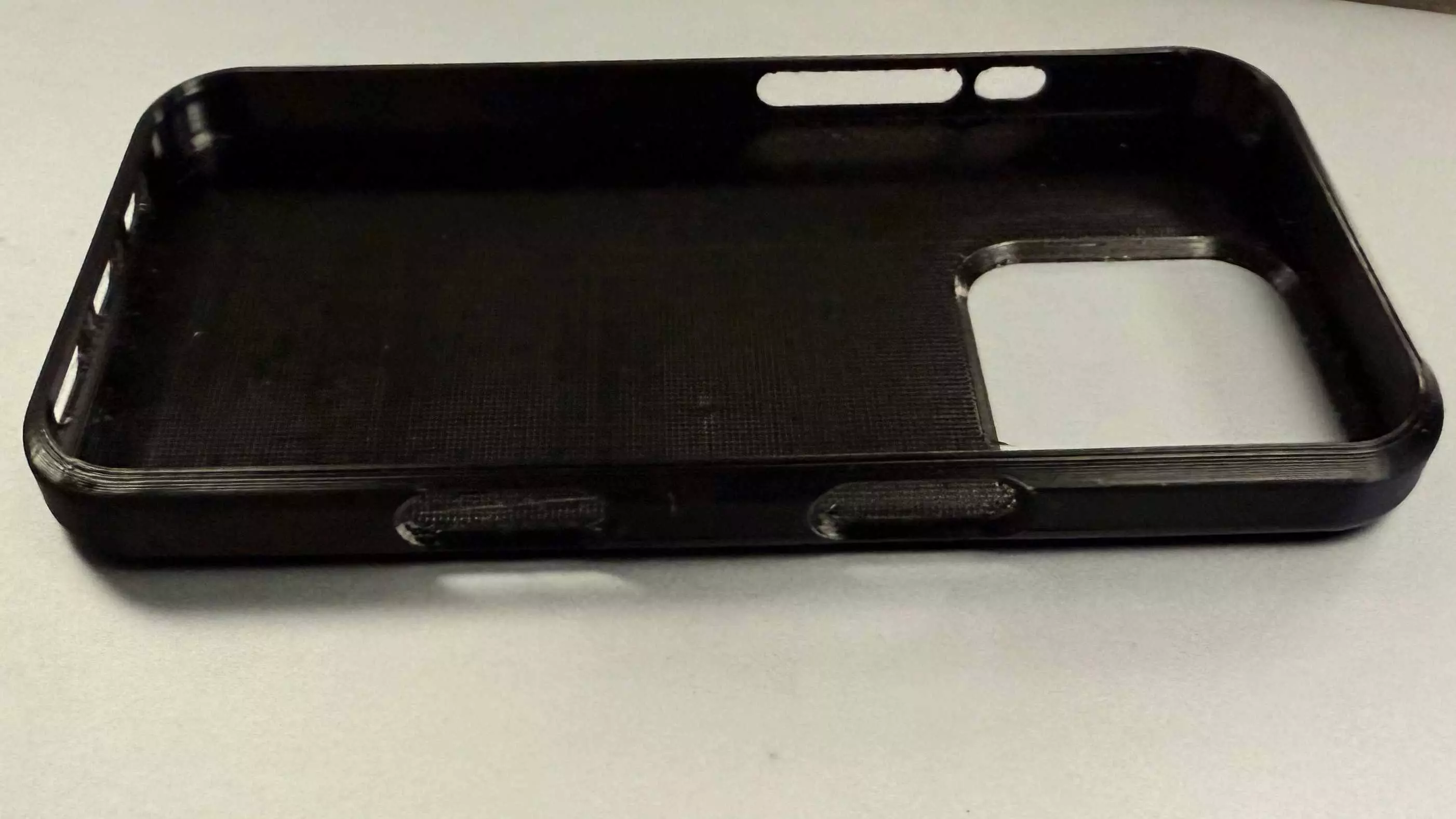 deux coques IPHONE 16 pro une avec logo et l autre sans 3D print model