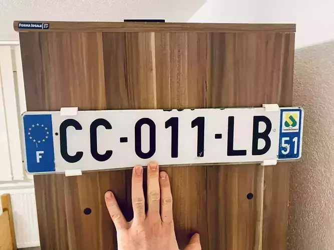 UNIVERSAL FRAMELESS EU LICENCE PLATE NUMBER PLATE HOLDER 