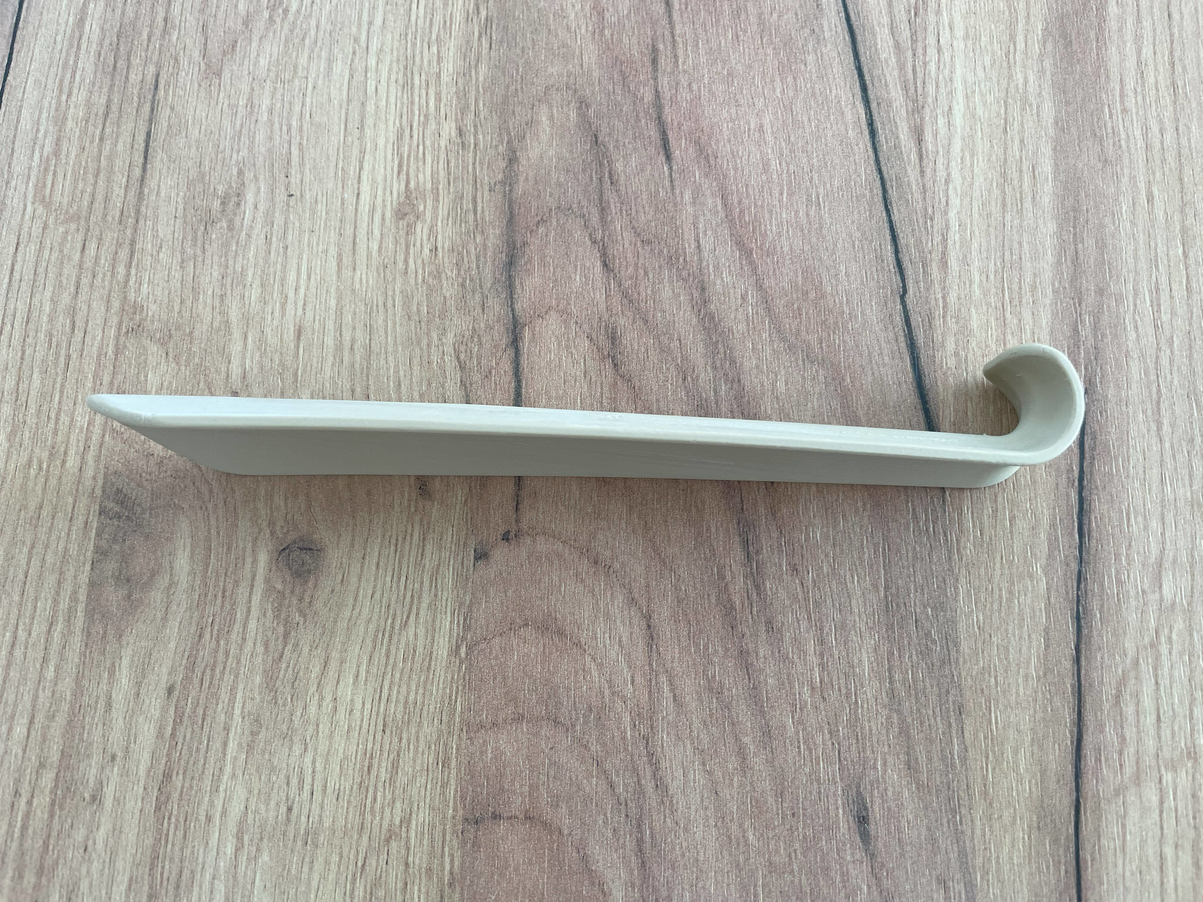 Comfortable and resistant shoehorn Free 3D print model_1