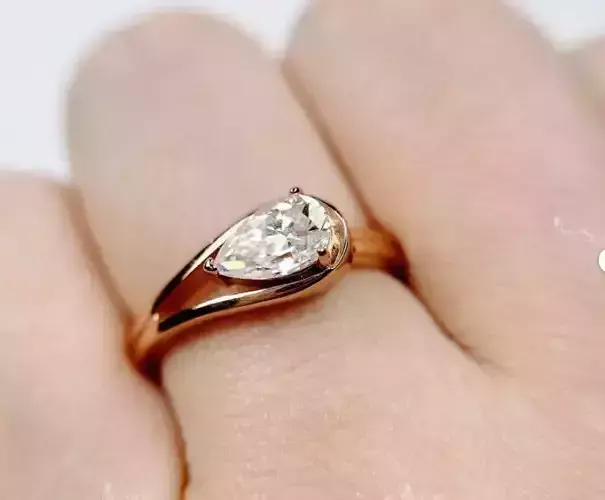 Pear diamond ring