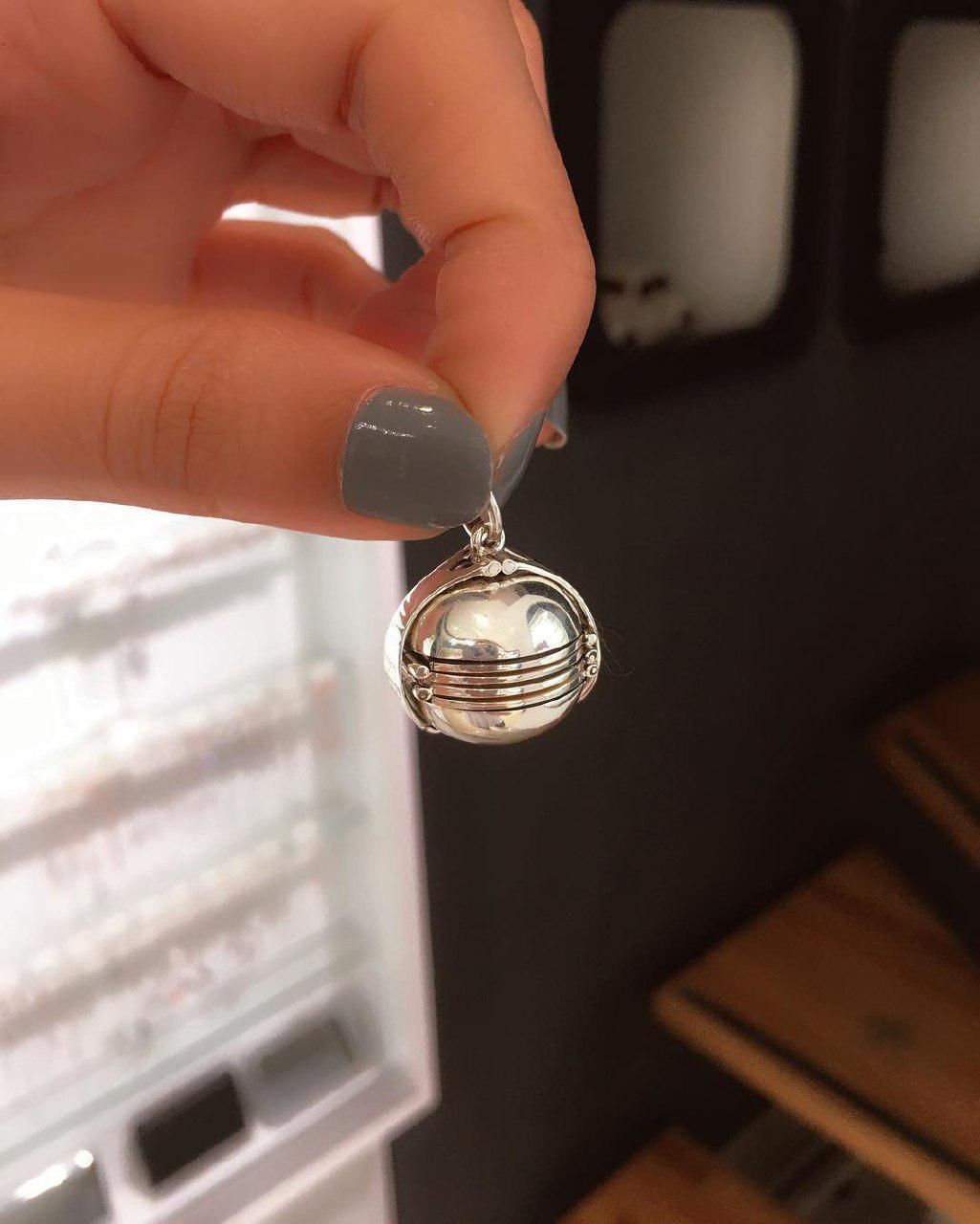 six frames Accordion Ball Expandable Locket Claw Latch Pendant 3D print model_9