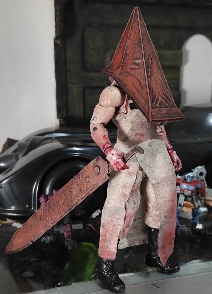 Classic SH2 Pyramid Head - Marvel Legends conversion 3D print model_2