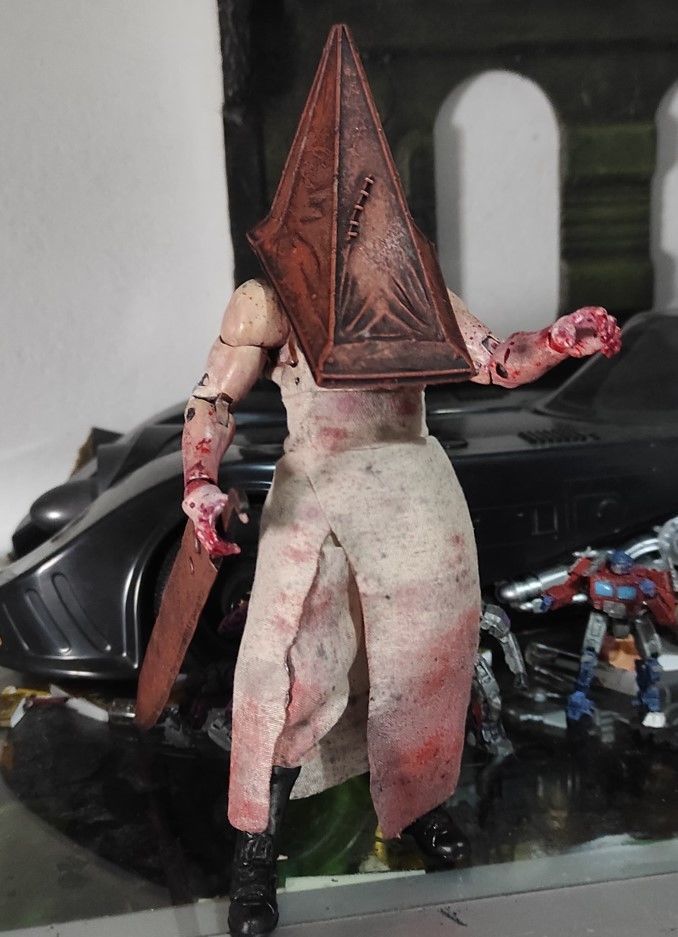 Classic SH2 Pyramid Head - Marvel Legends conversion 3D print model_1