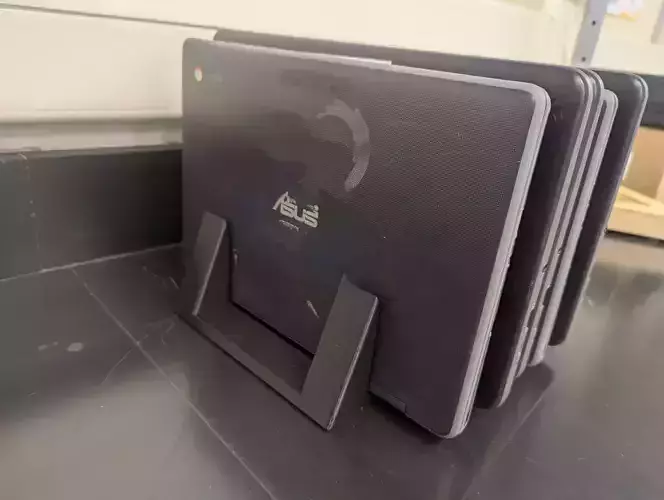 5 Laptop Vertical Stand 3D model