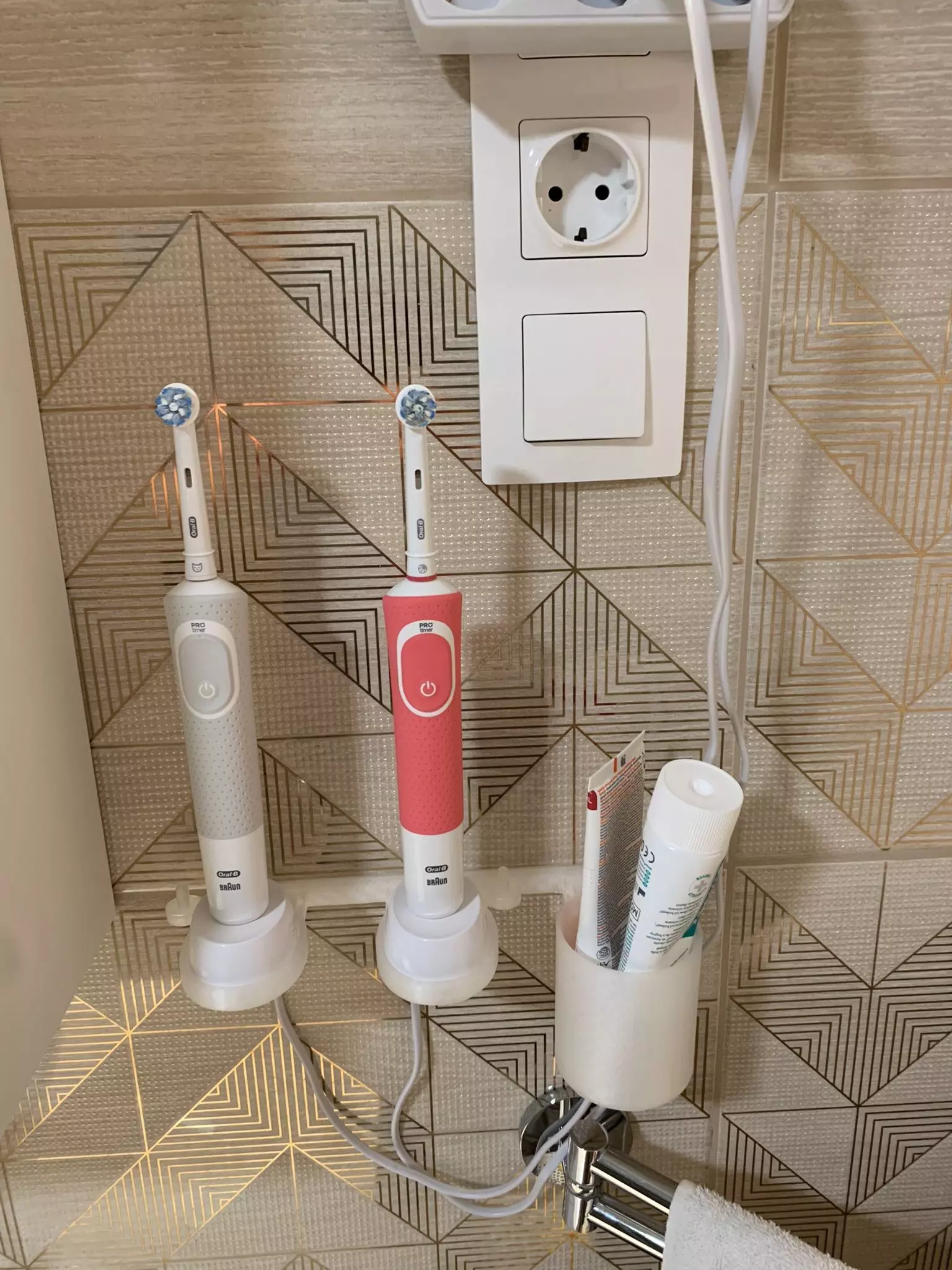 Oralb switch it variable wall mounted holder 3D print model