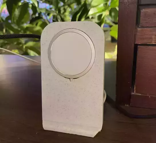 Magsafe iPhone Charger Stand for Desktop 3D print model