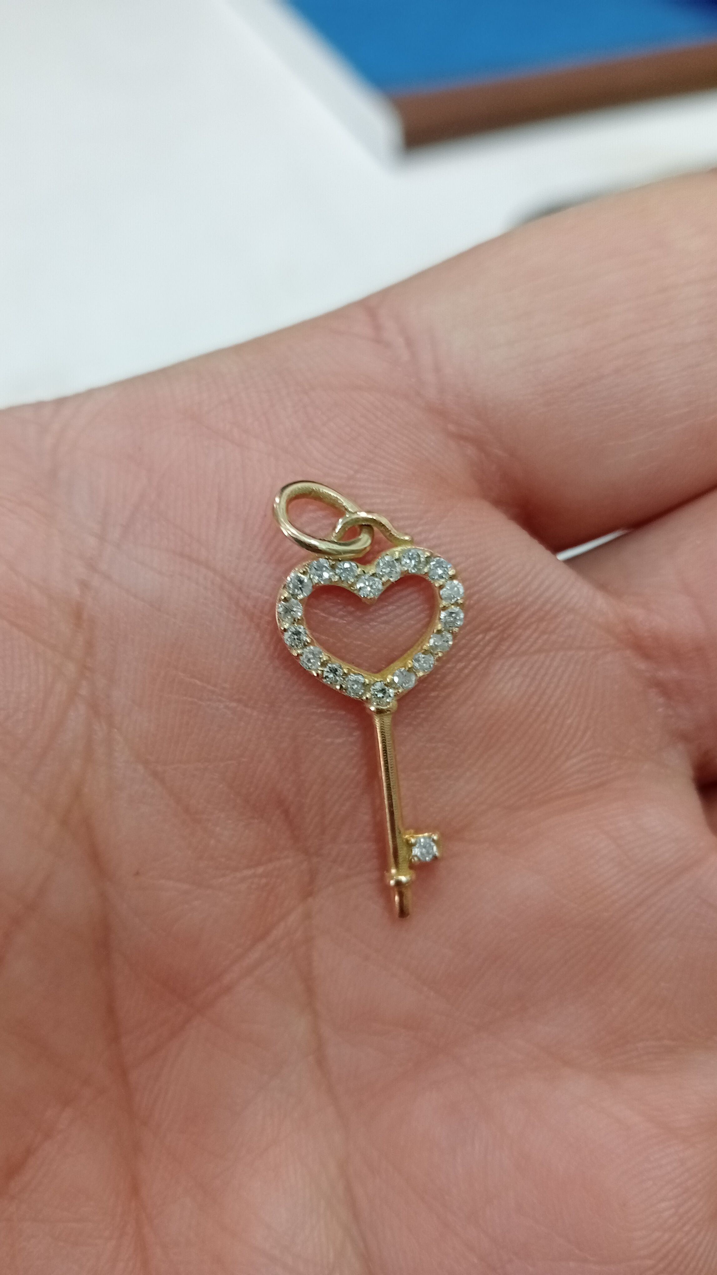 Pendant 2025 001 Heart key 3D print model_8