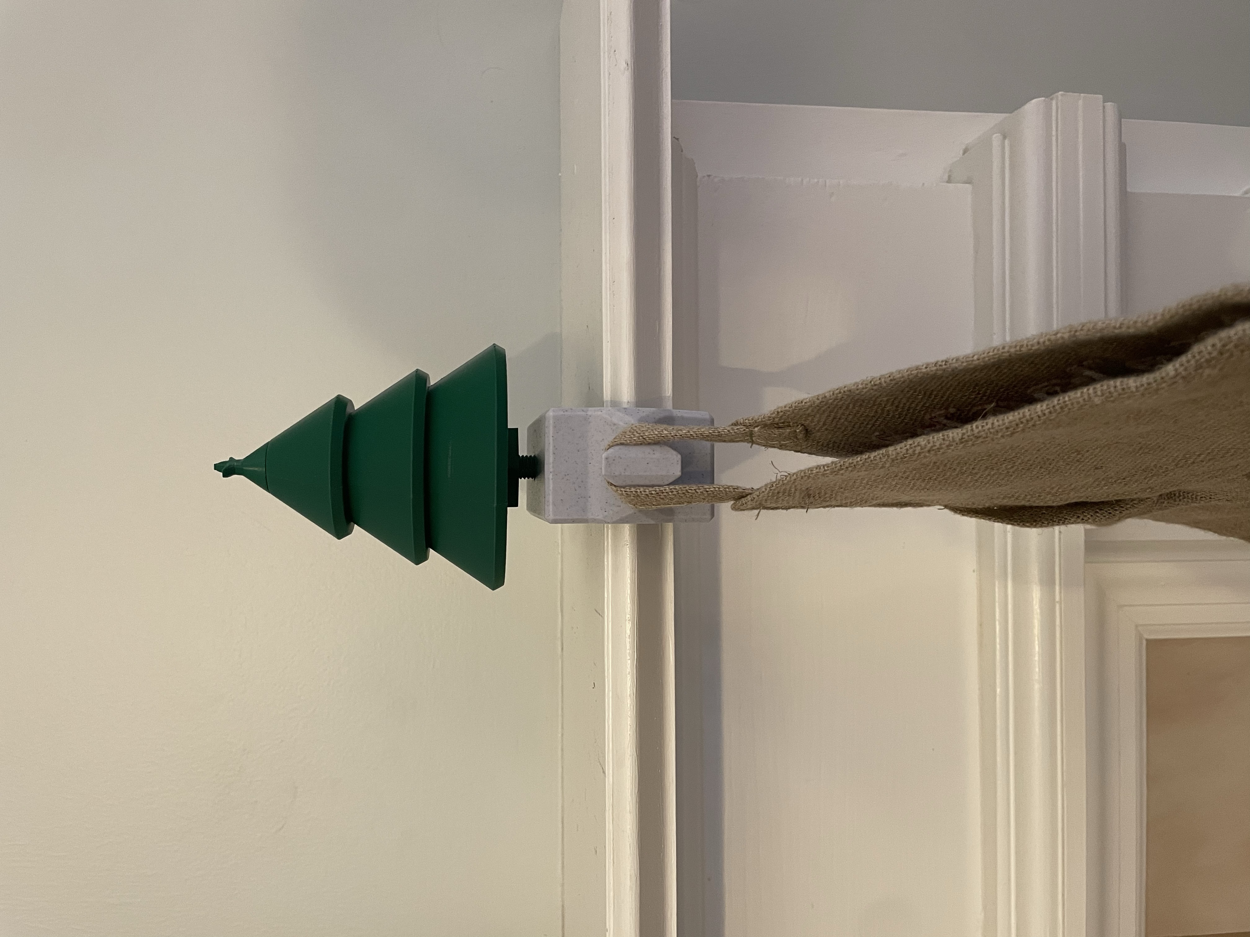 Clamping Christmas Tree Stocking Hanger V2 Free 3D print model_1