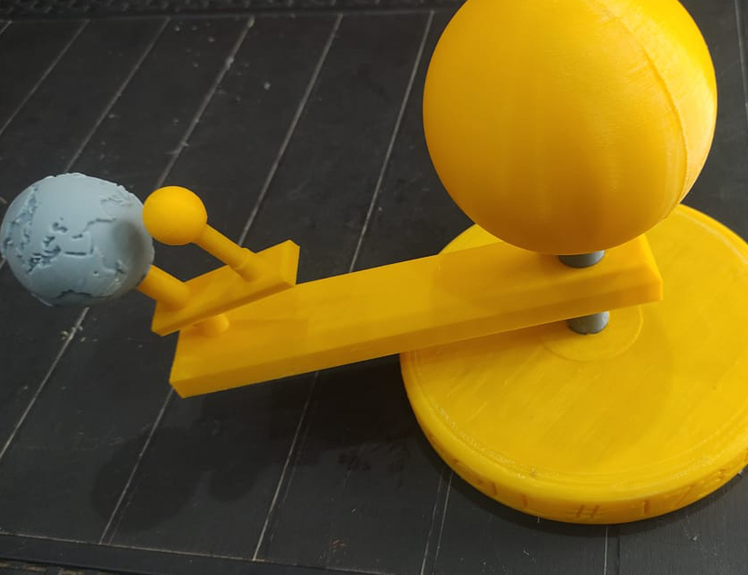 sun with moving and rotating earth with moon 3D print model_1