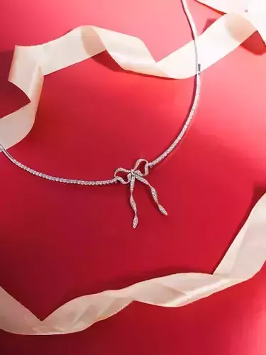 bow diamond necklace 