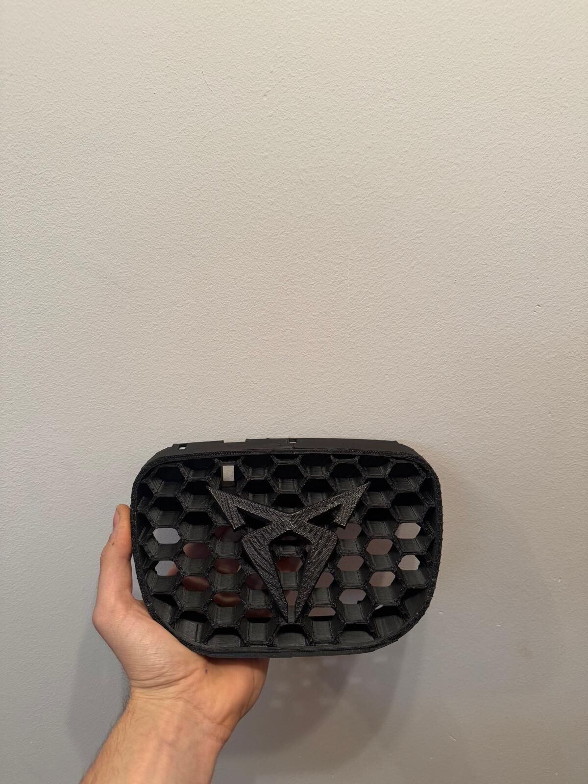 CENTRAL GRILLE SEAT LEON CUPRA MK1 3D print model_4