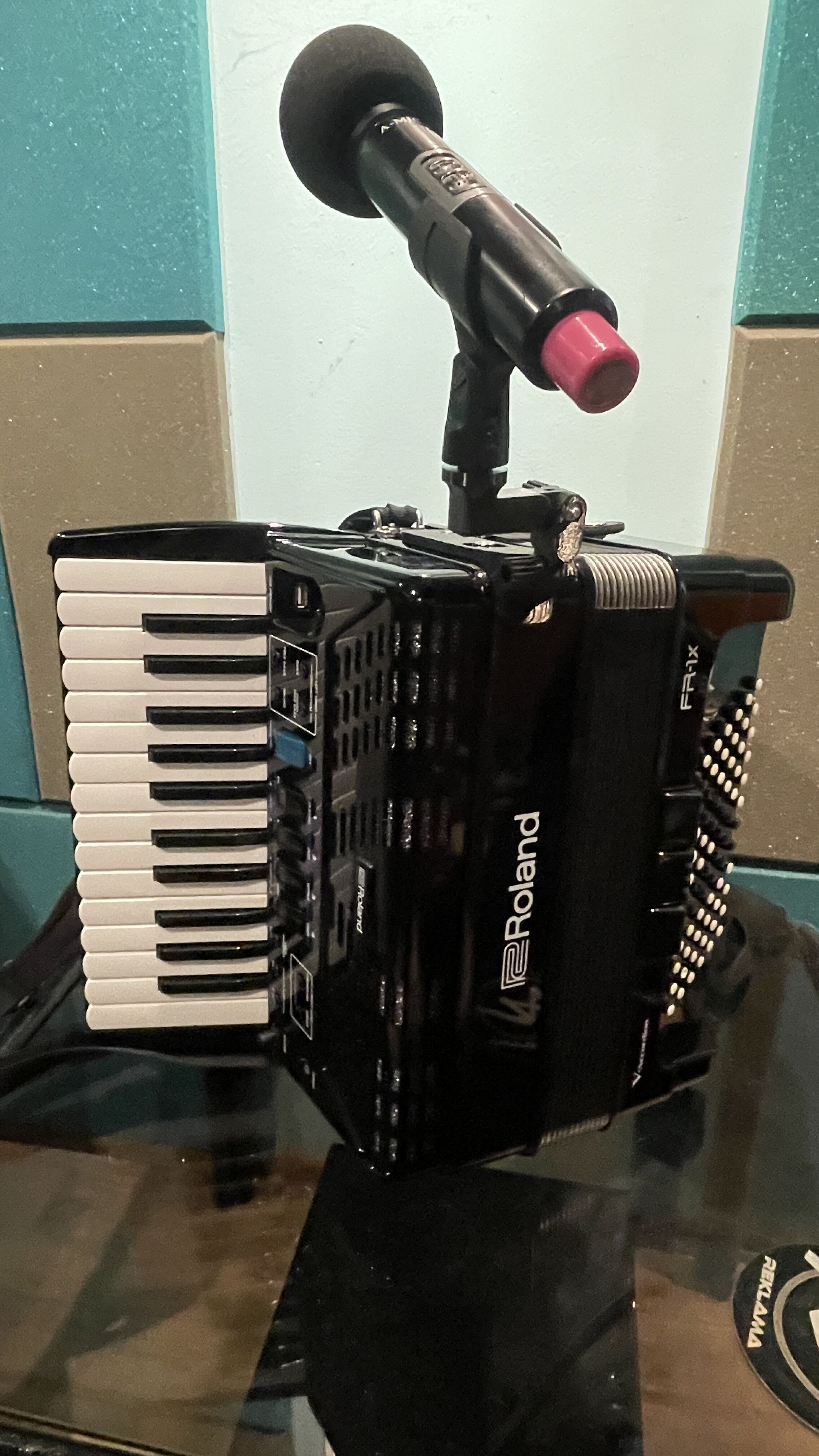 ROLAND FR-1 accordion microphone holder 3D print model_3