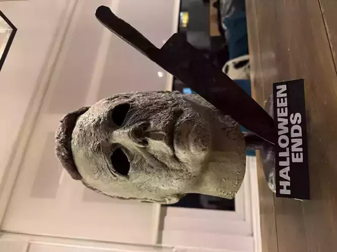 Halloween Ends ToTS Mask Display Stand