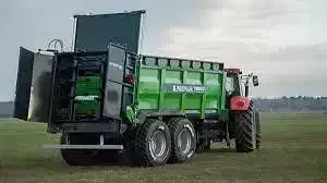 Organic fertilizer spreader