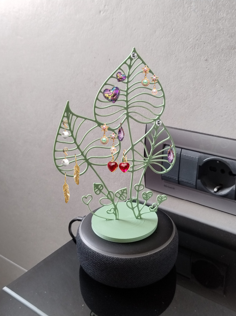 Decorative Heart Leaf Holder 3D print model_1