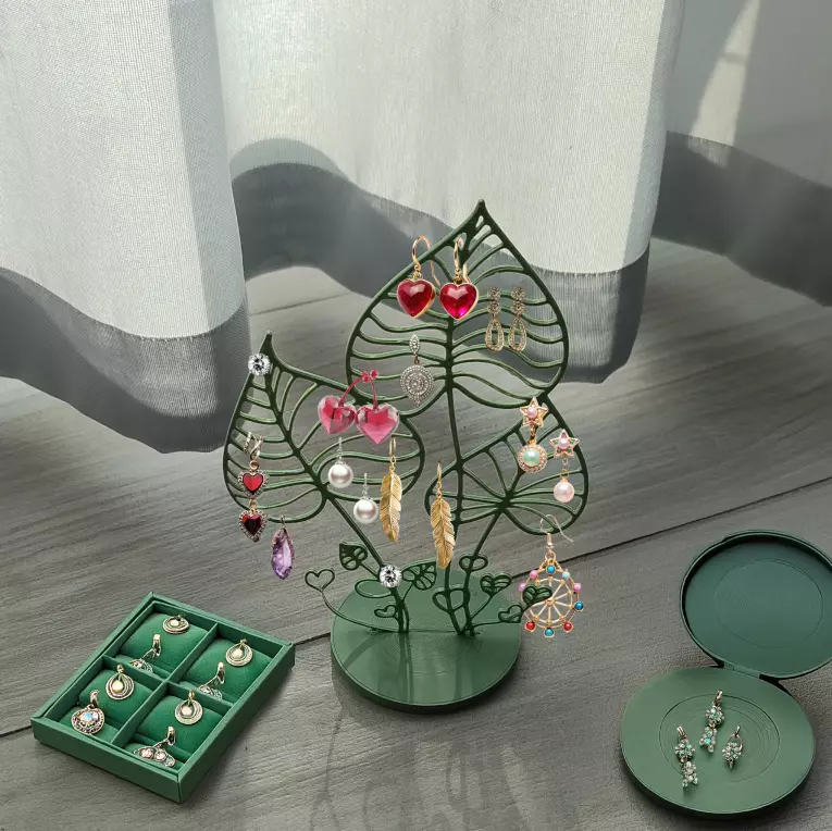 Decorative Heart Leaf Holder 3D print model_0