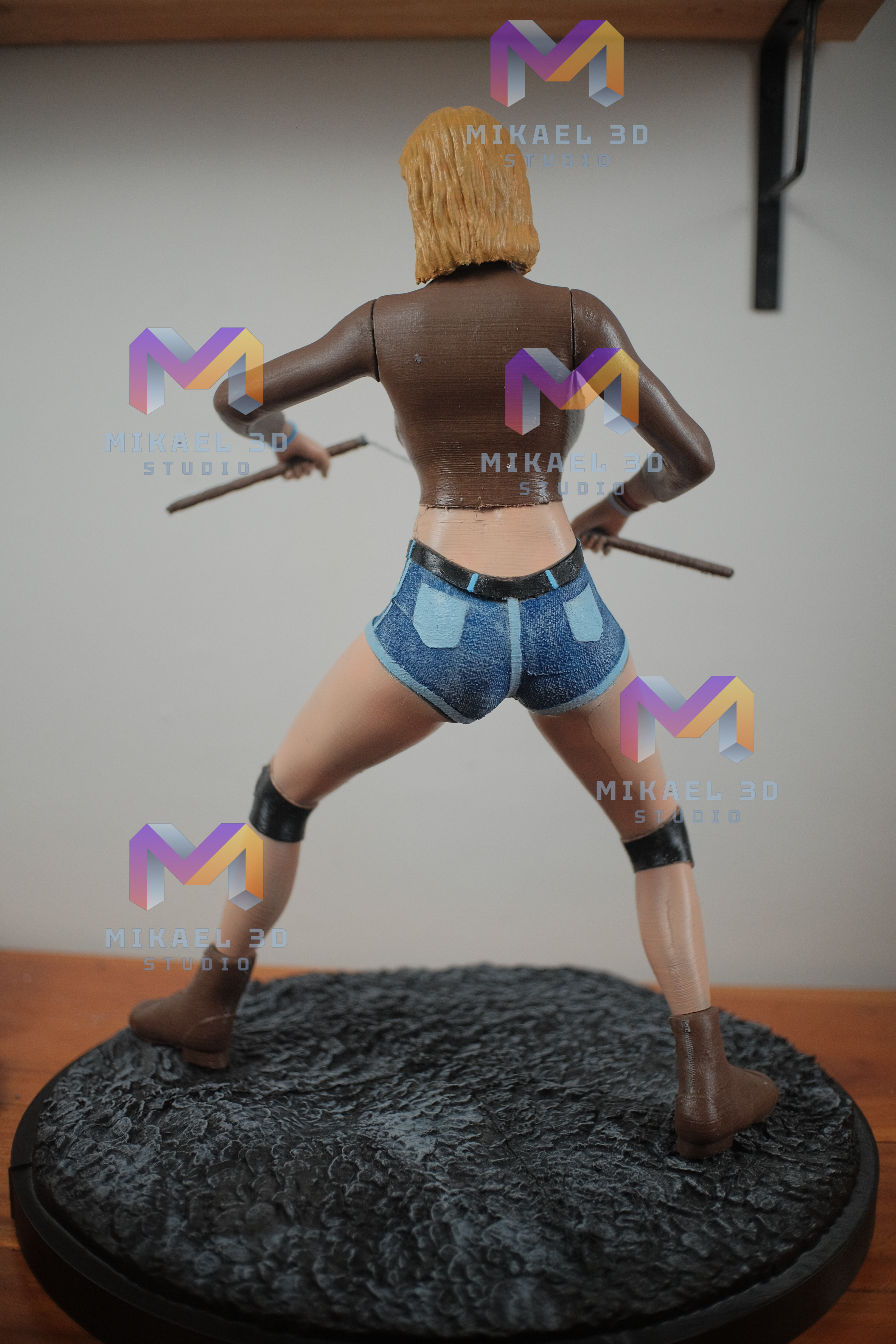 Weaponiser Woman 3D print model_3