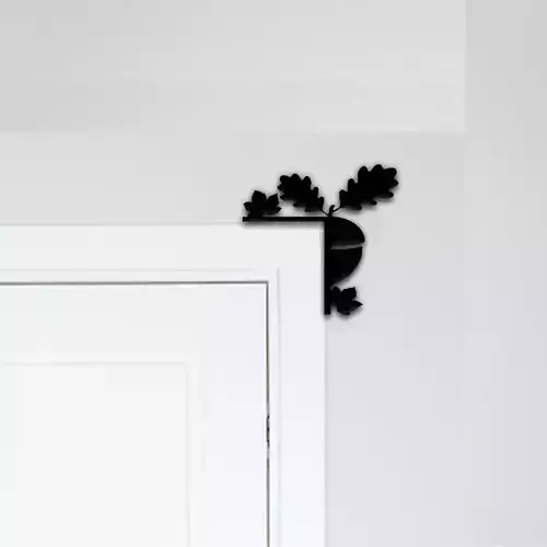 Nut Door Corner Decor