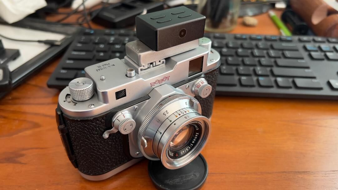 Off-Set Cold Shoe for Robot Royal camera and other cameras 3D print model_6