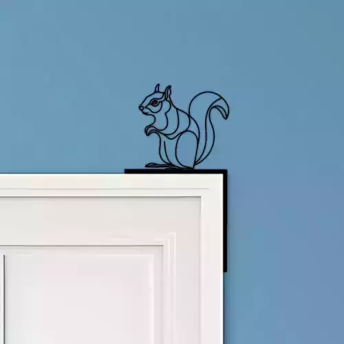 Squirrel Door Corner Decor